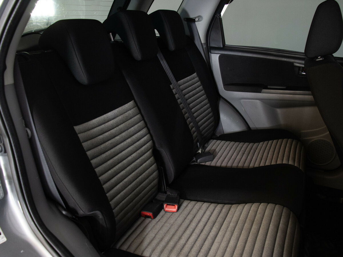 Suzuki SX4 с пробегом — 2011 год. Фото: #14