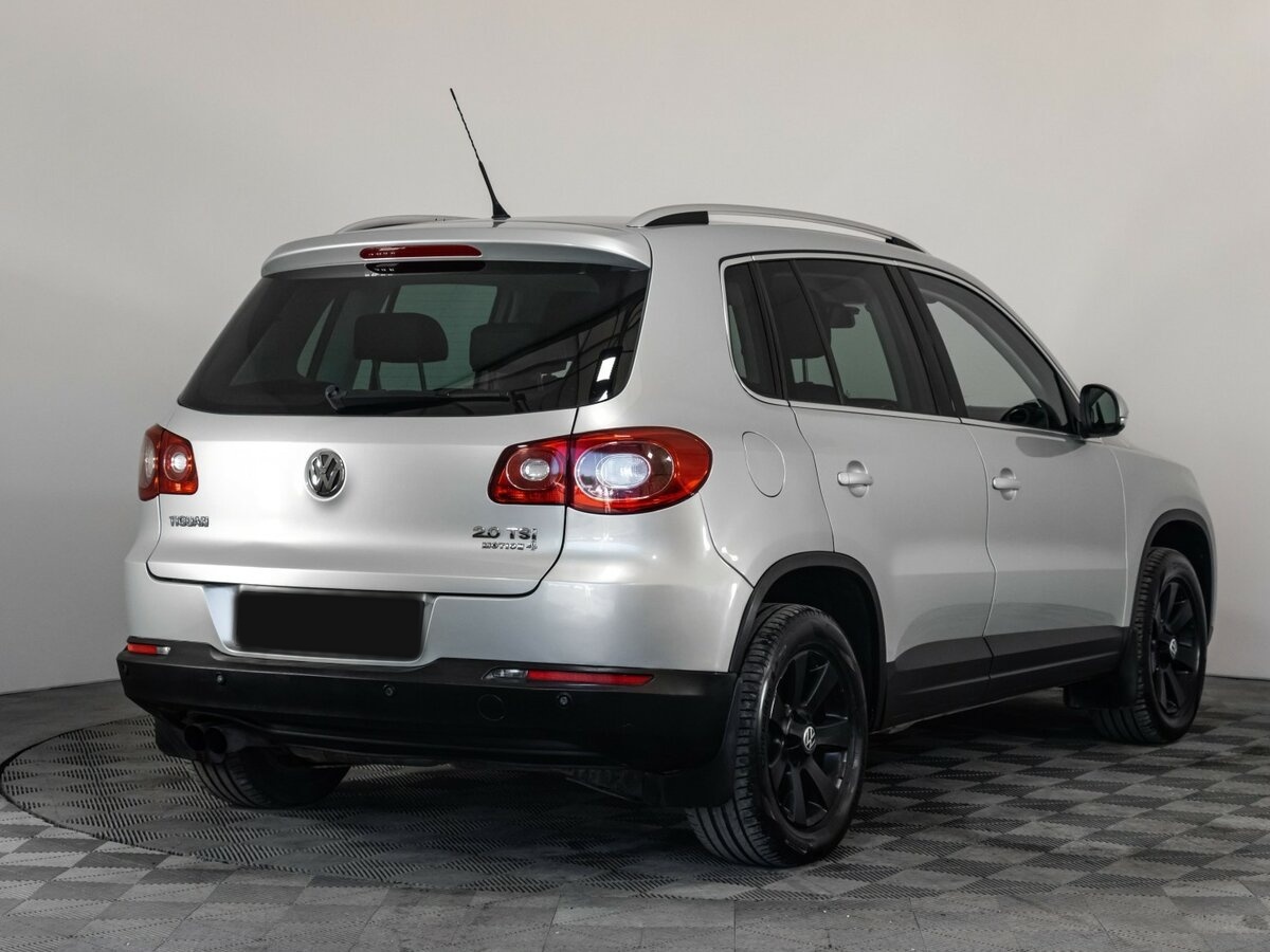 Volkswagen Tiguan с пробегом — 2010 год. Фото: #3