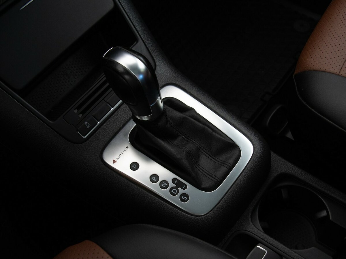 Volkswagen Tiguan с пробегом — 2010 год. Фото: #10