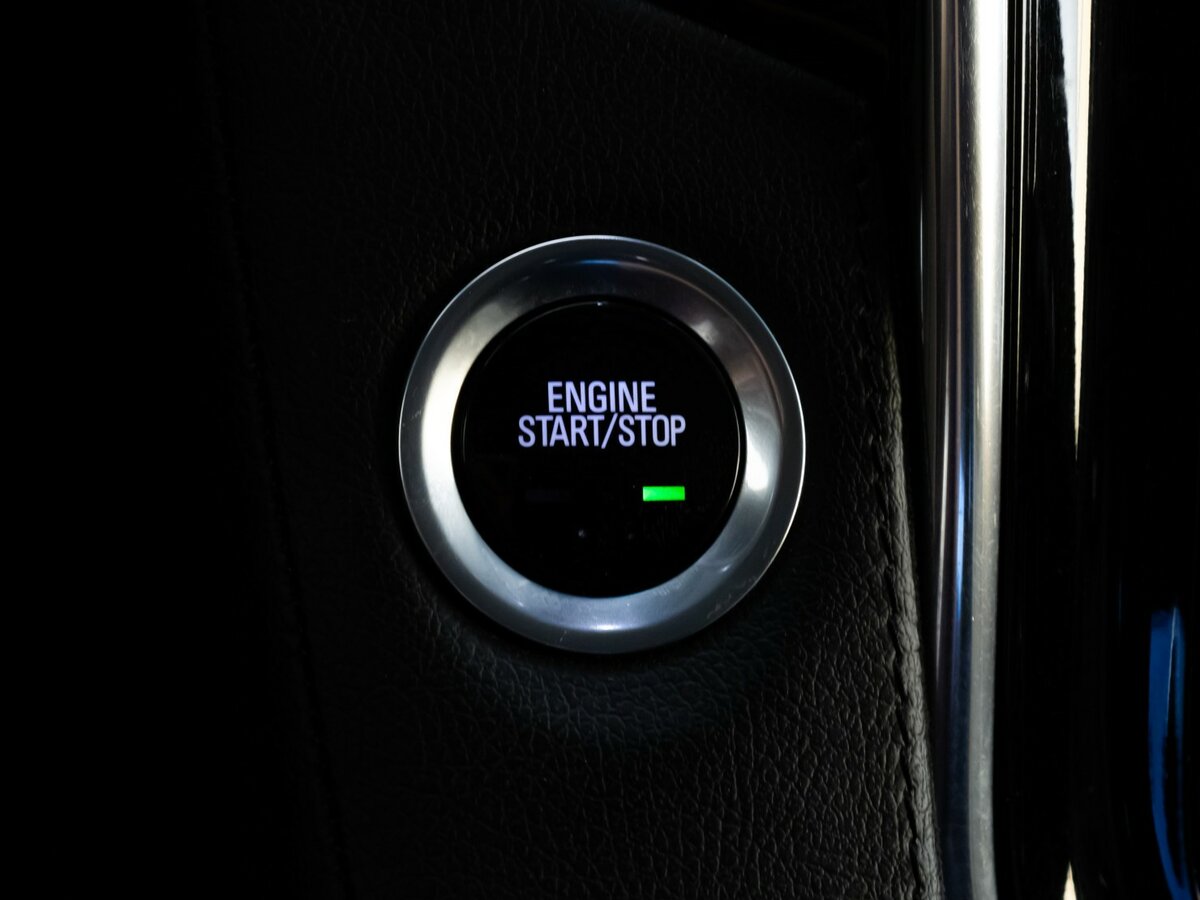 Cadillac Escalade с пробегом — 2015 год. Фото: #11