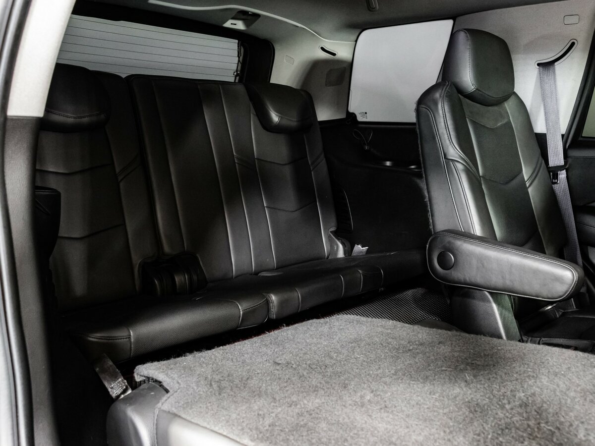 Cadillac Escalade с пробегом — 2015 год. Фото: #18