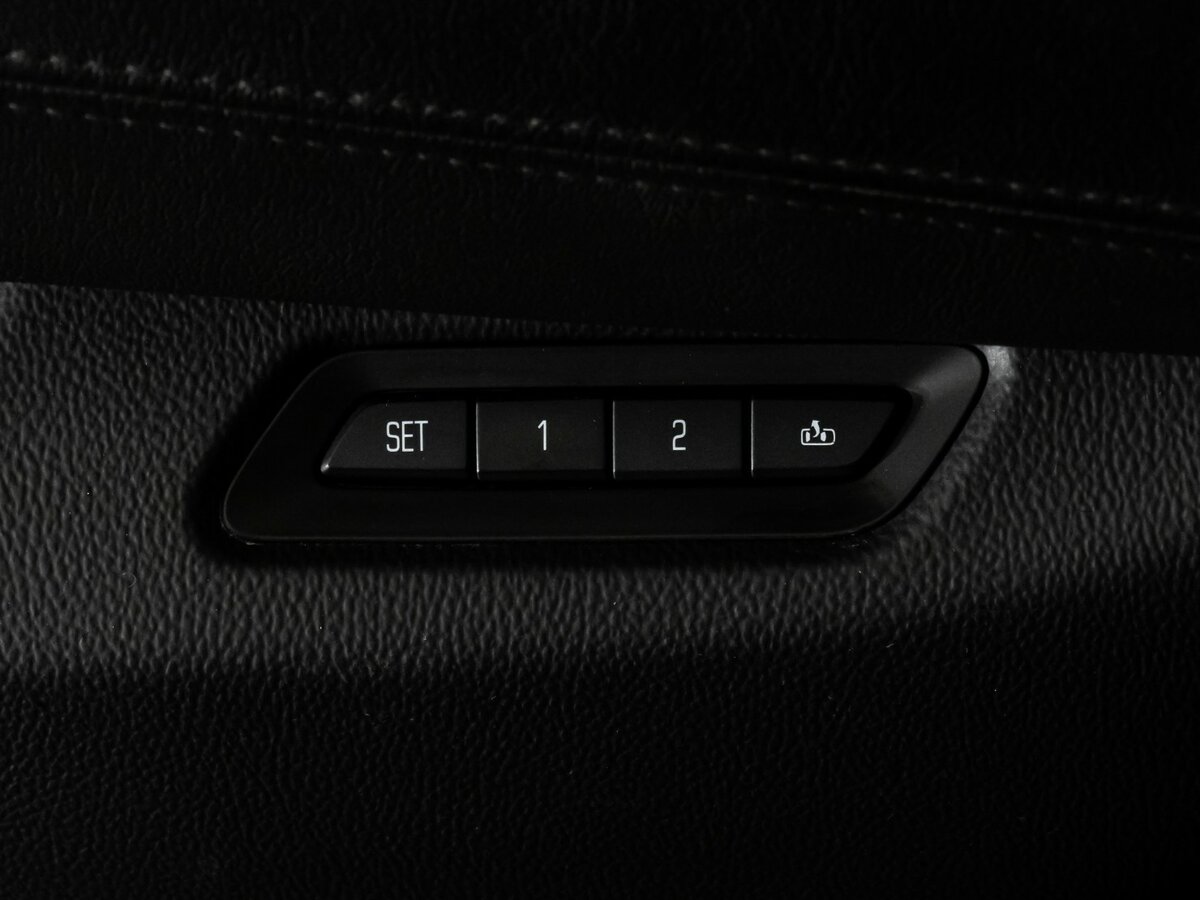 Cadillac Escalade с пробегом — 2015 год. Фото: #25