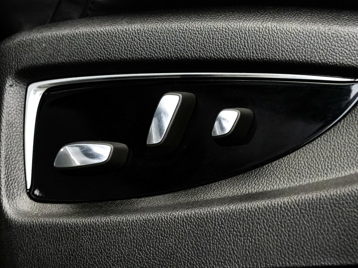 Cadillac Escalade с пробегом — 2015 год. Фото: #26