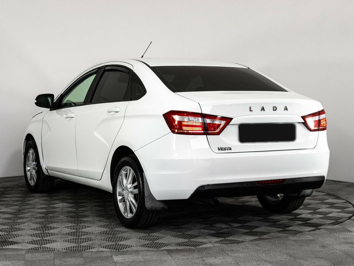 Lada (ВАЗ) Vesta с пробегом — 2018 год. Фото: #5