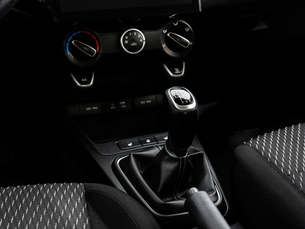 Kia Rio с пробегом — 2017 год. Фото: #8