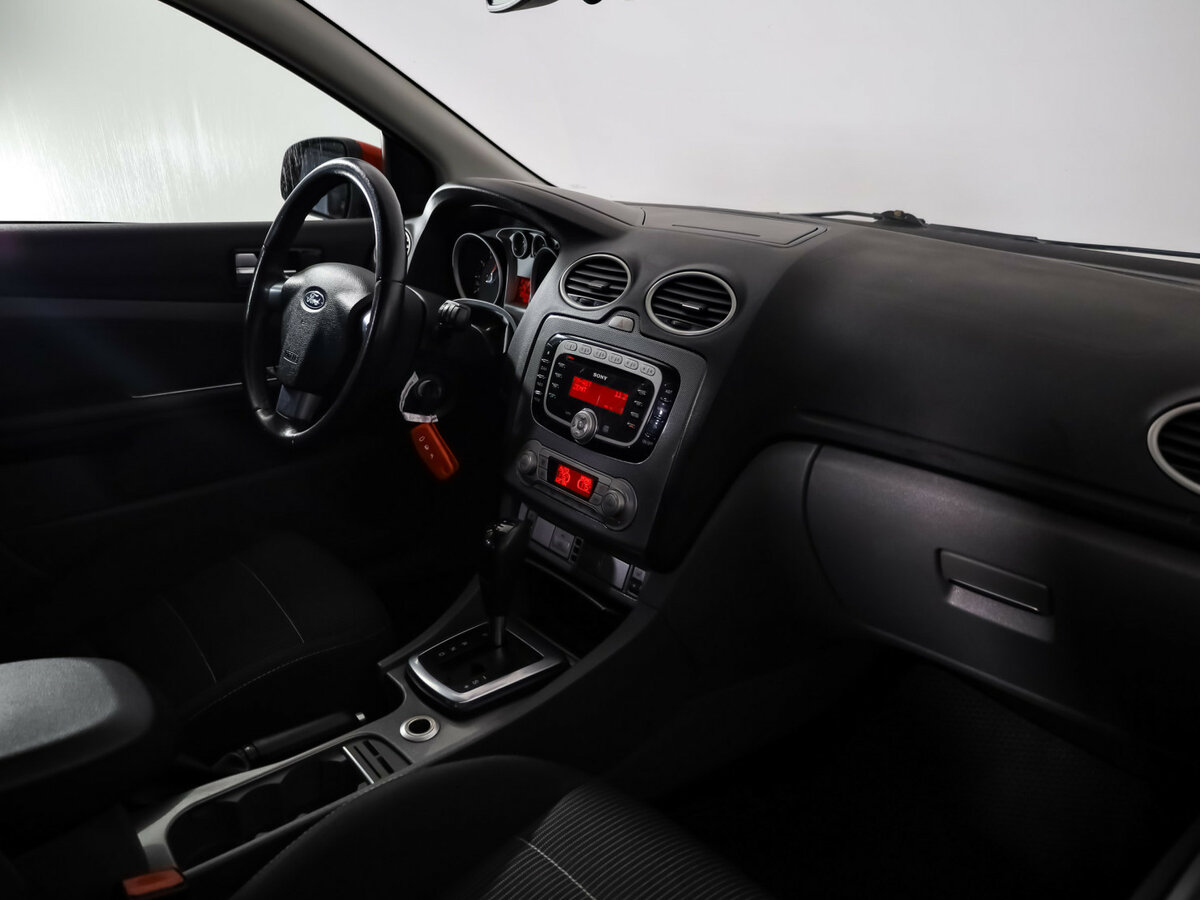 Ford Focus с пробегом — 2010 год. Фото: #6