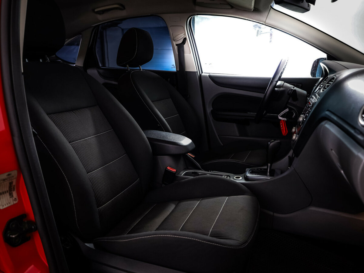 Ford Focus с пробегом — 2010 год. Фото: #12