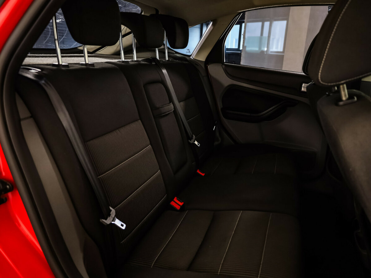 Ford Focus с пробегом — 2010 год. Фото: #13