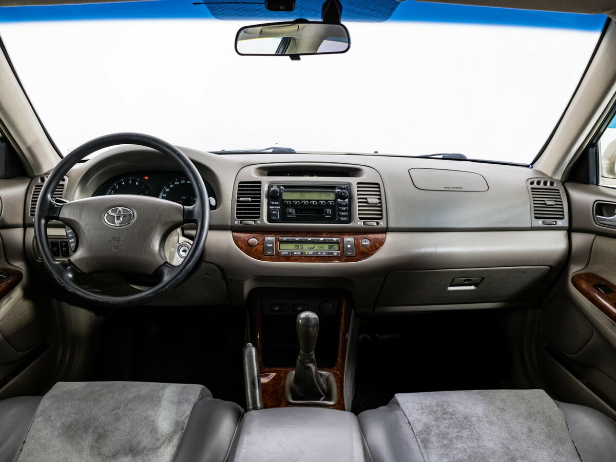 Toyota Camry с пробегом — 2003 год. Фото: #7