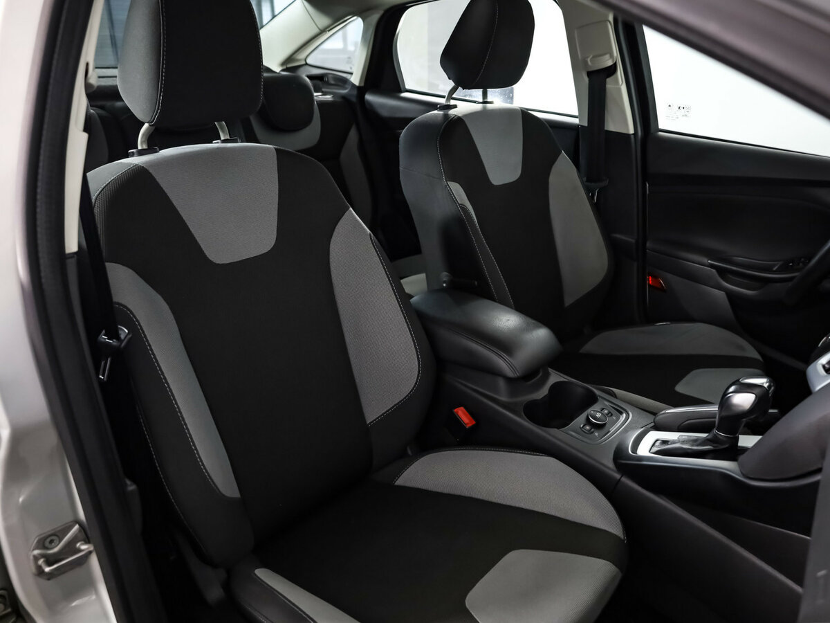 Ford Focus с пробегом — 2011 год. Фото: #10