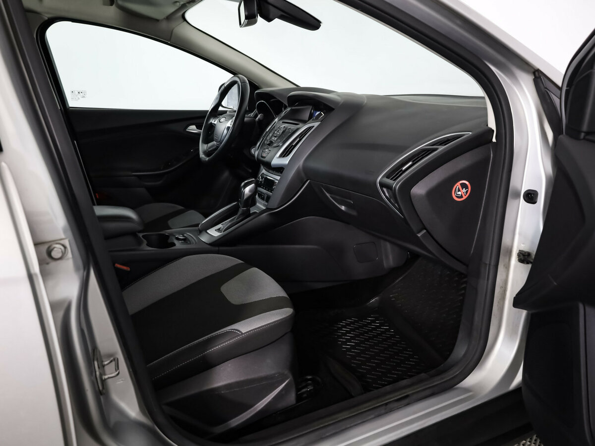 Ford Focus с пробегом — 2011 год. Фото: #11