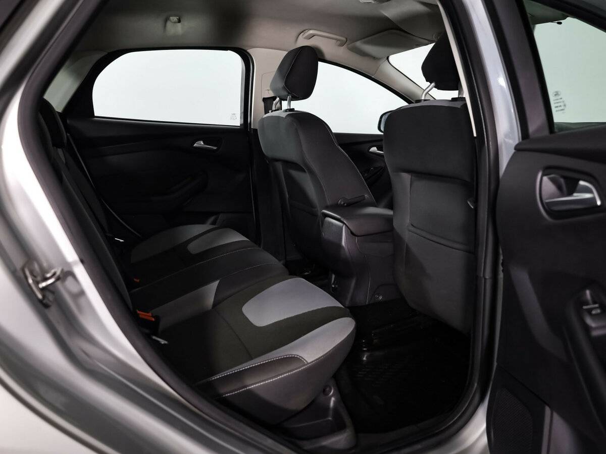 Ford Focus с пробегом — 2011 год. Фото: #13