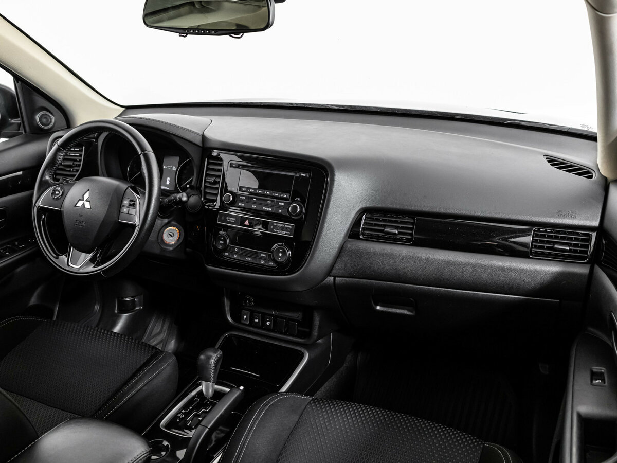 Mitsubishi Outlander с пробегом — 2019 год. Фото: #6