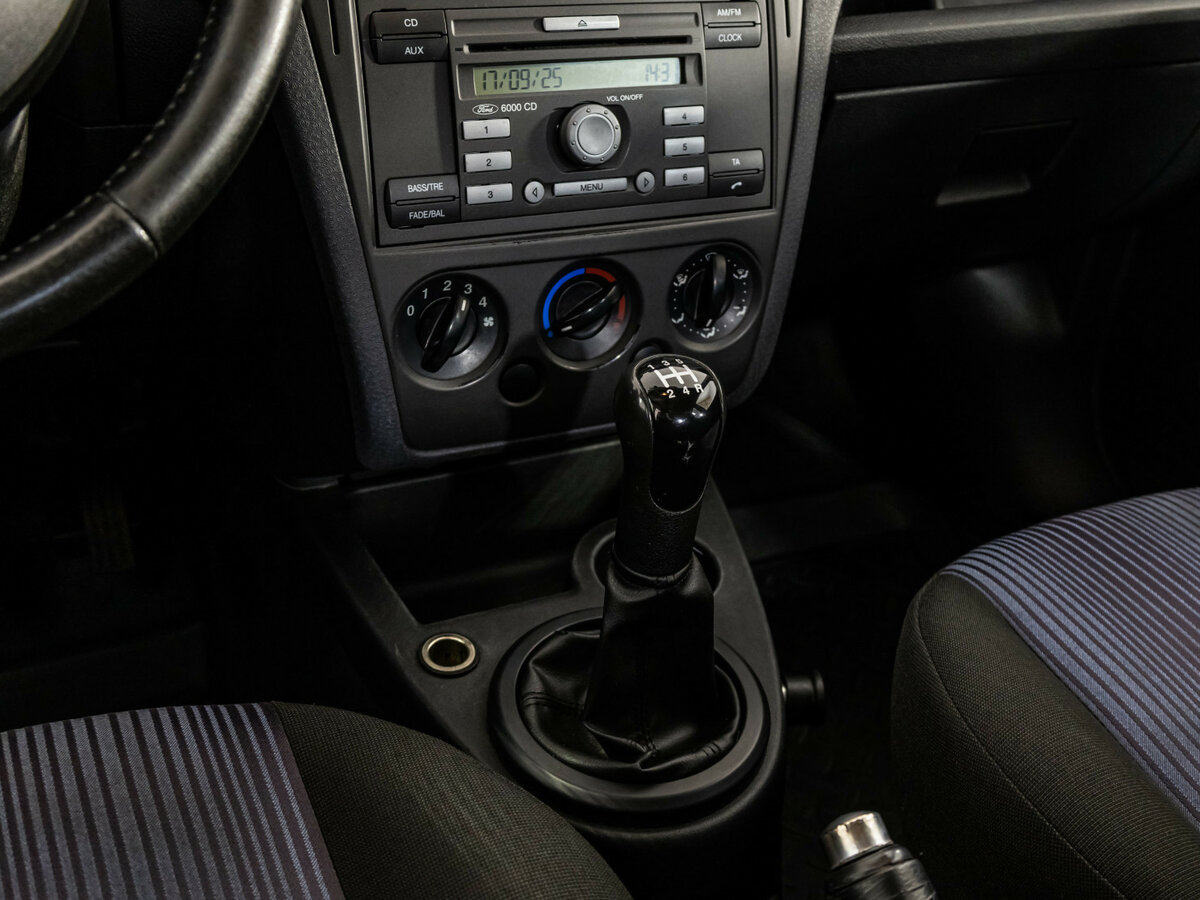 Ford Fusion с пробегом — 2007 год. Фото: #8