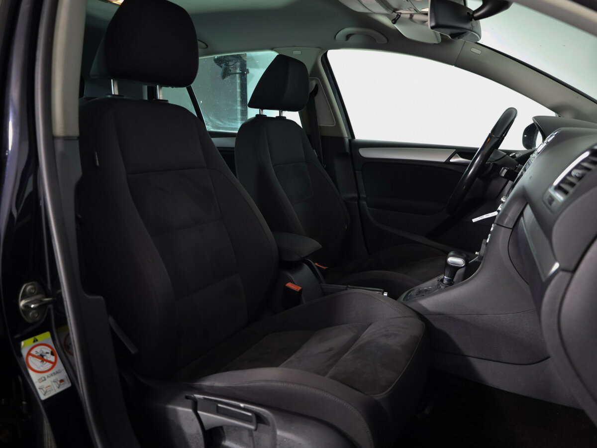 Volkswagen Golf с пробегом — 2009 год. Фото: #7