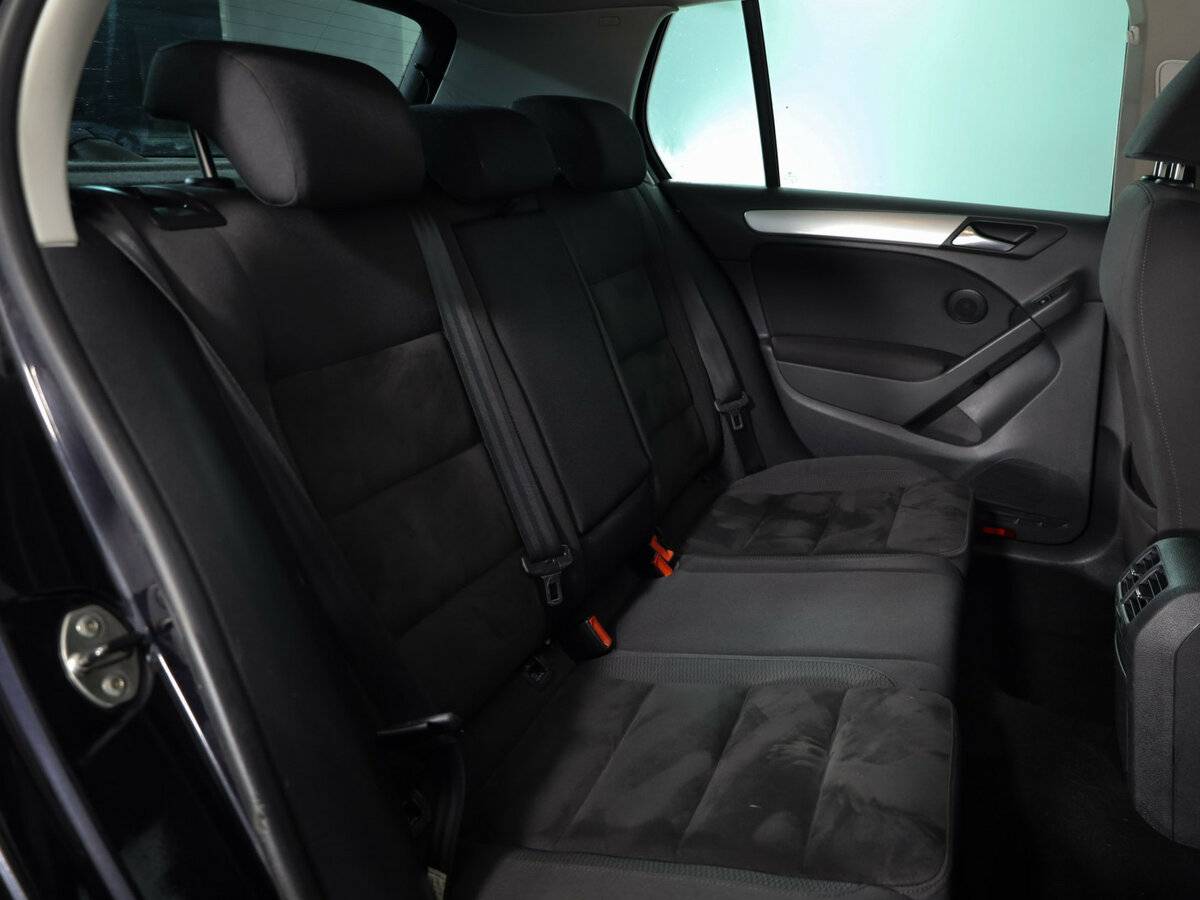 Volkswagen Golf с пробегом — 2009 год. Фото: #8