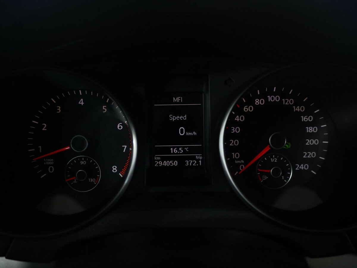 Volkswagen Golf с пробегом — 2009 год. Фото: #10