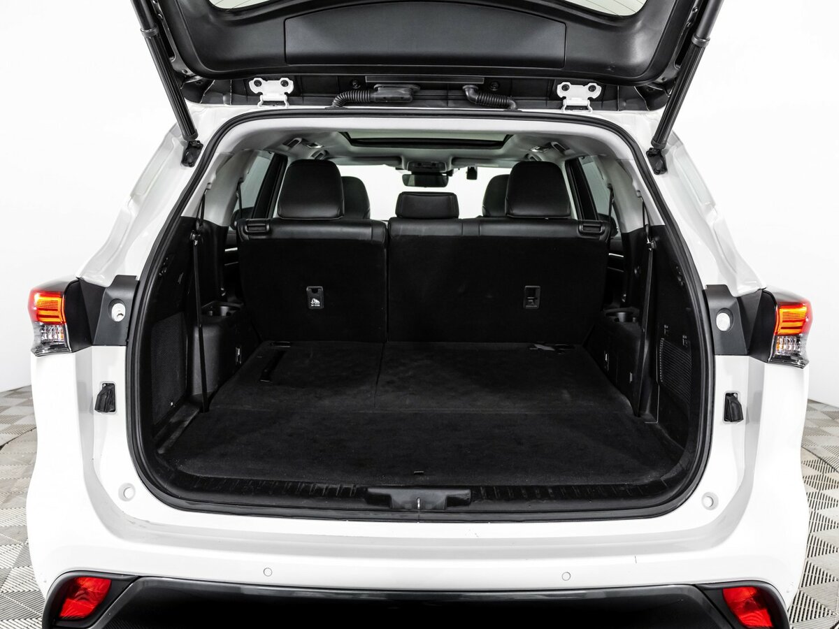 Toyota Highlander с пробегом — 2021 год. Фото: #28