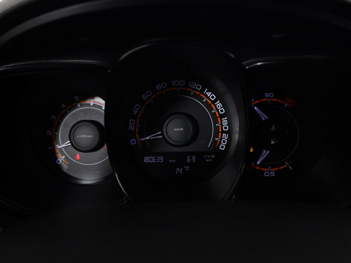 Lada (ВАЗ) Vesta с пробегом — 2017 год. Фото: #10