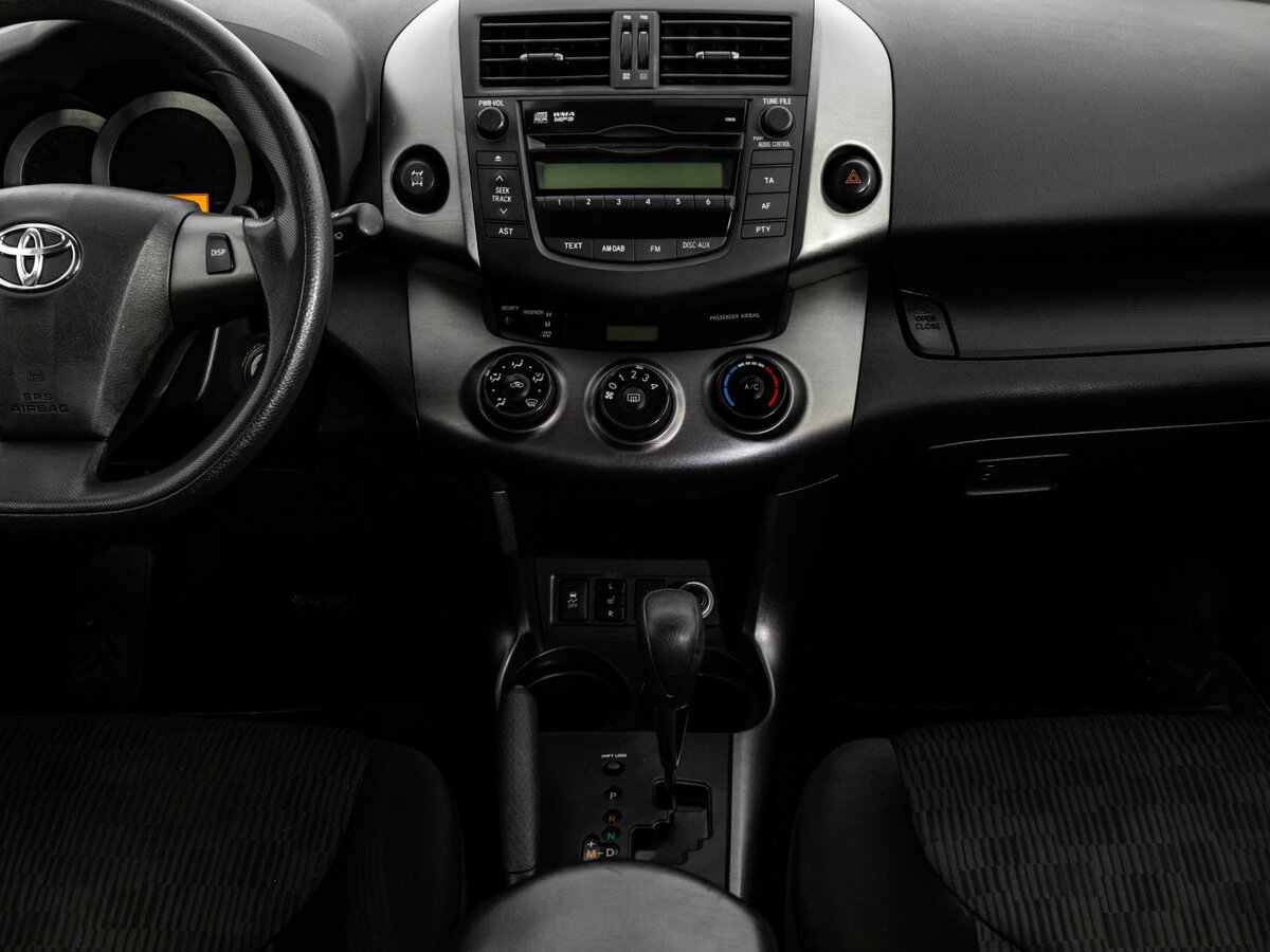 Toyota RAV4 с пробегом — 2010 год. Фото: #8