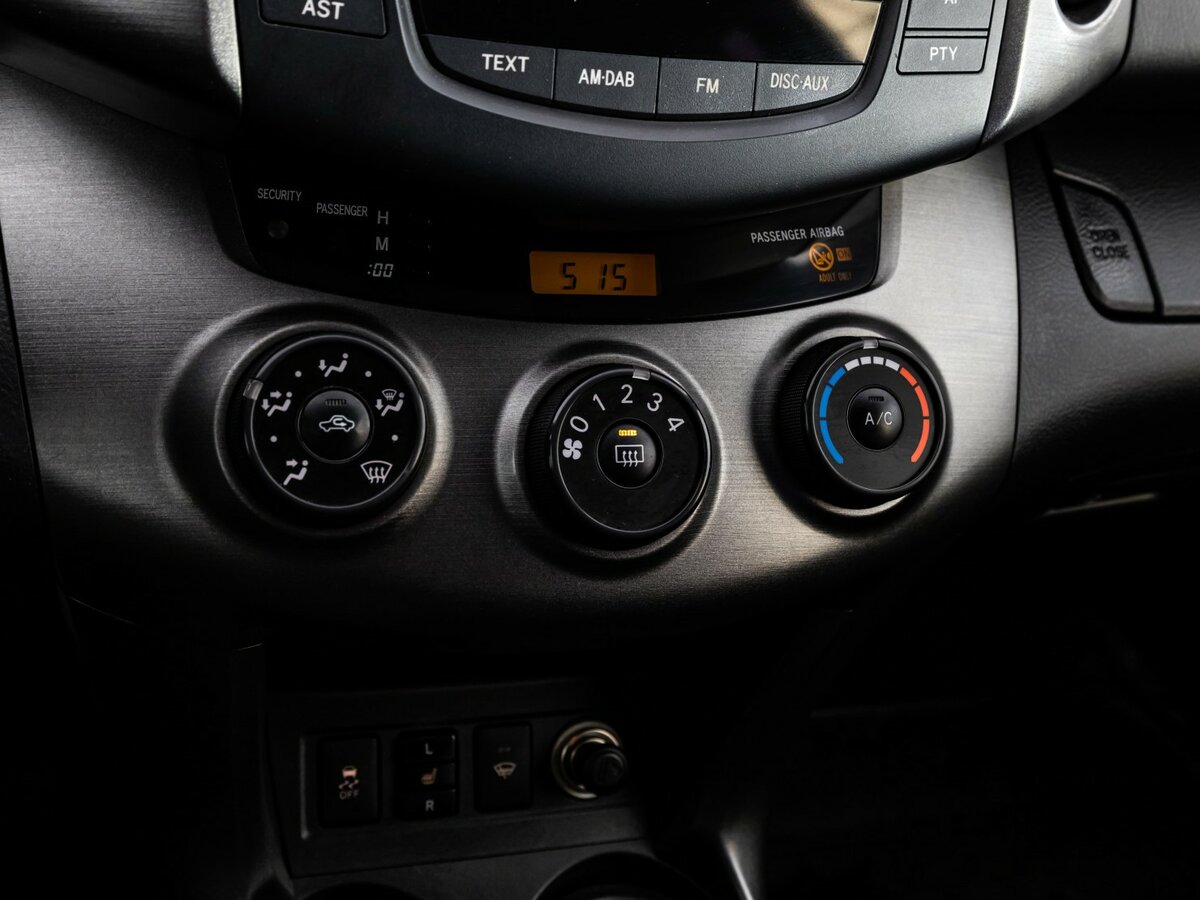 Toyota RAV4 с пробегом — 2010 год. Фото: #13