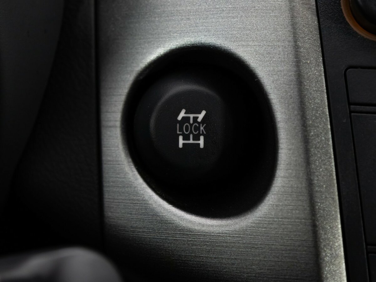 Toyota RAV4 с пробегом — 2010 год. Фото: #14