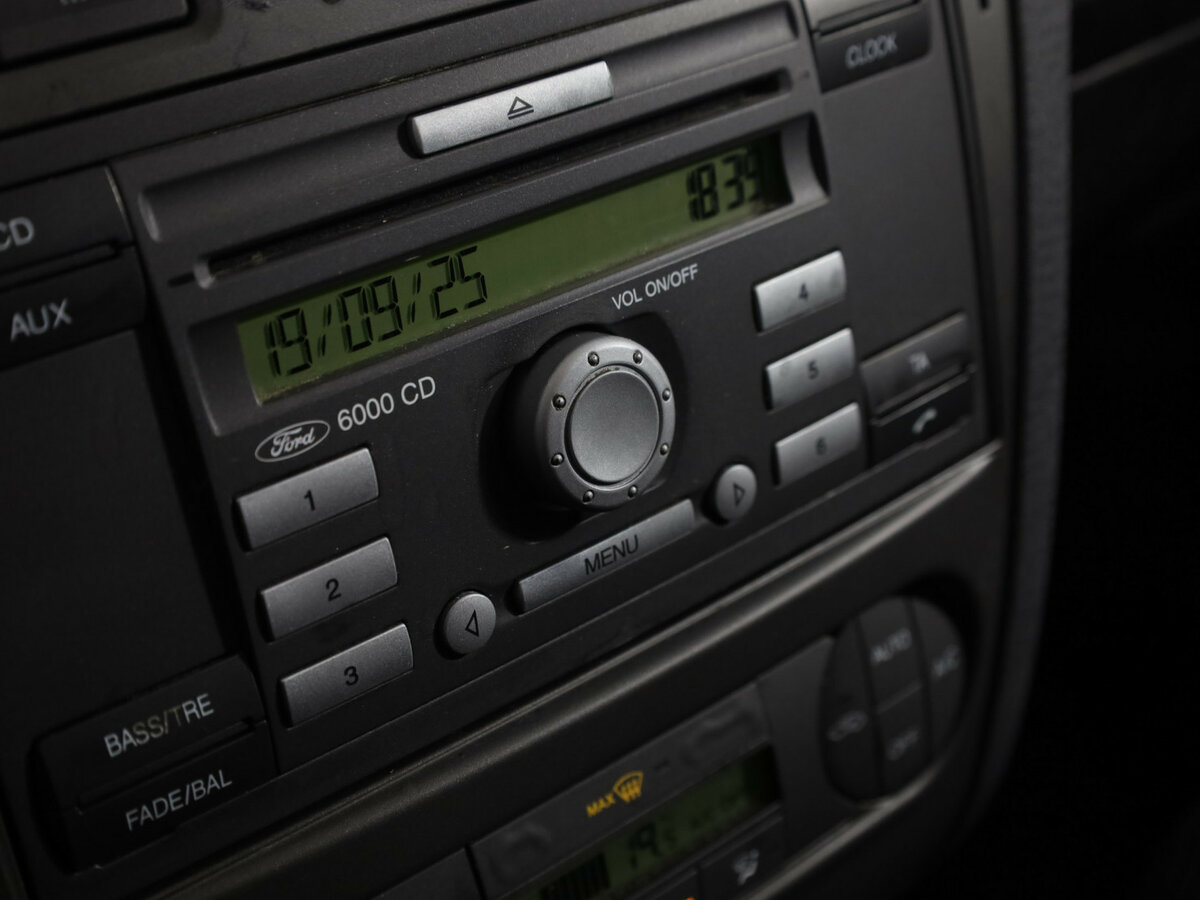 Ford Fusion с пробегом — 2008 год. Фото: #12