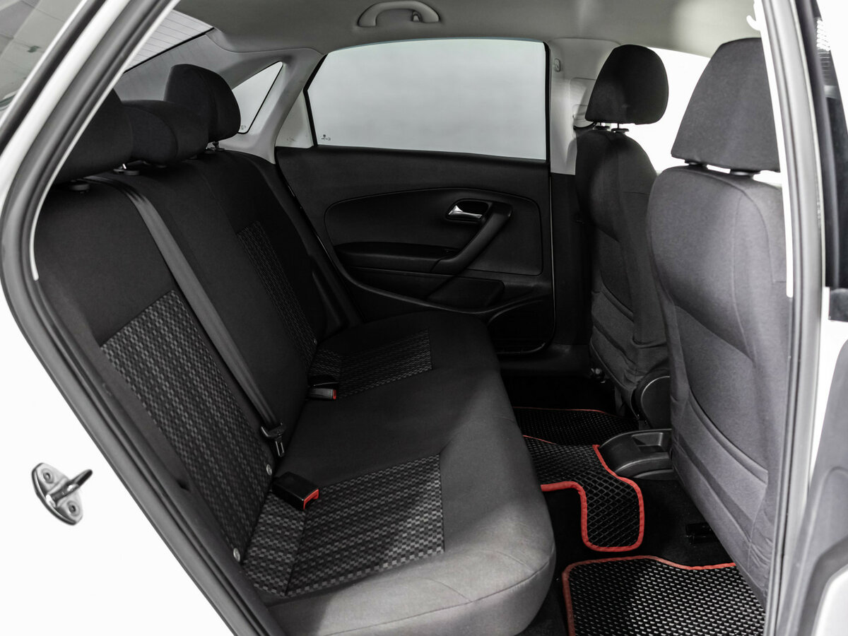 Volkswagen Polo с пробегом — 2016 год. Фото: #11