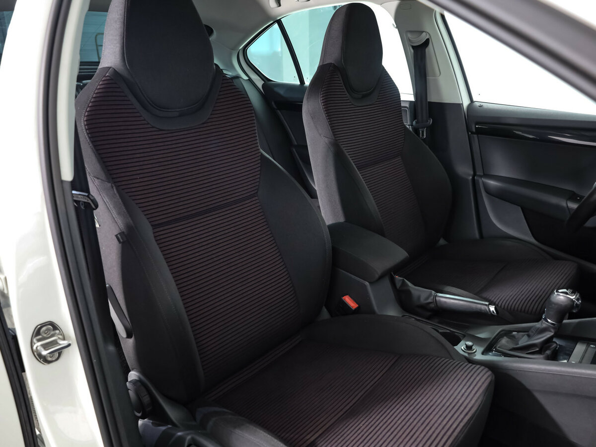 Skoda Octavia с пробегом — 2015 год. Фото: #17
