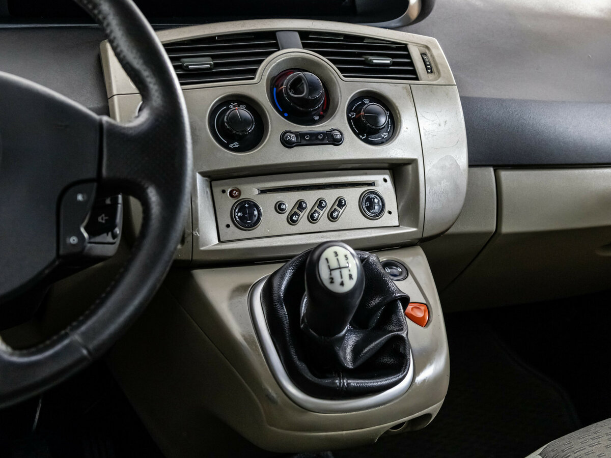 Renault Scenic с пробегом — 2006 год. Фото: #8