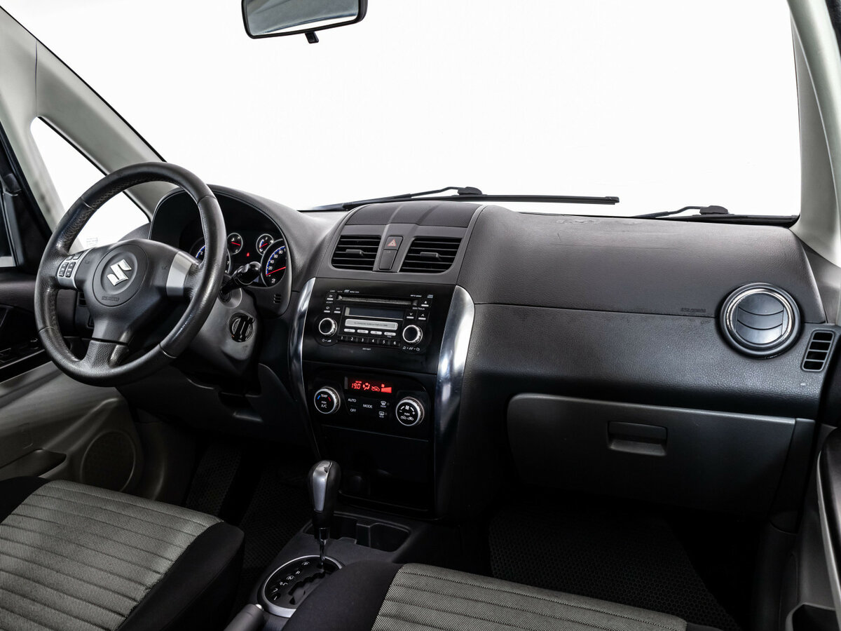 Suzuki SX4 с пробегом — 2011 год. Фото: #6