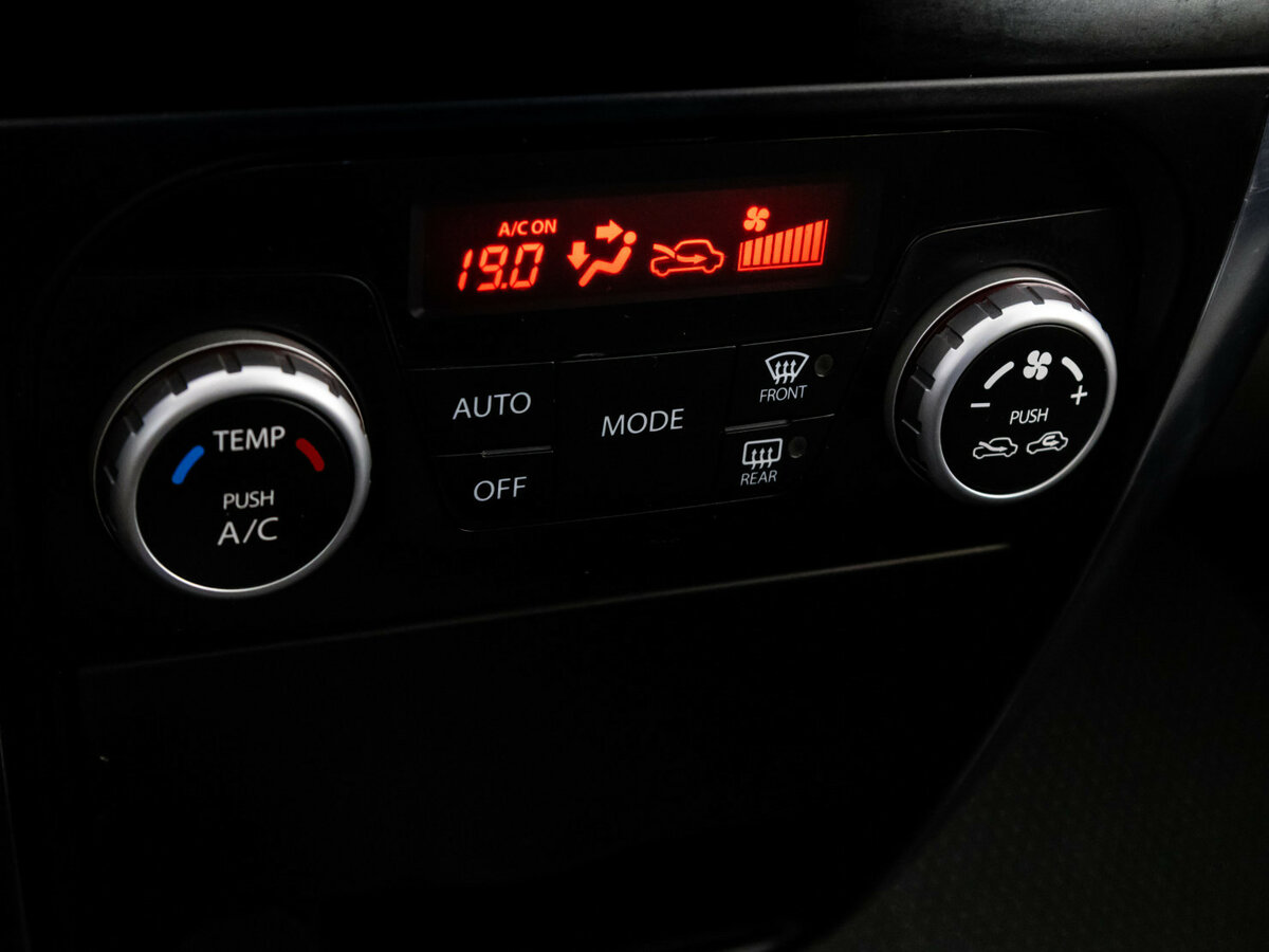 Suzuki SX4 с пробегом — 2011 год. Фото: #9