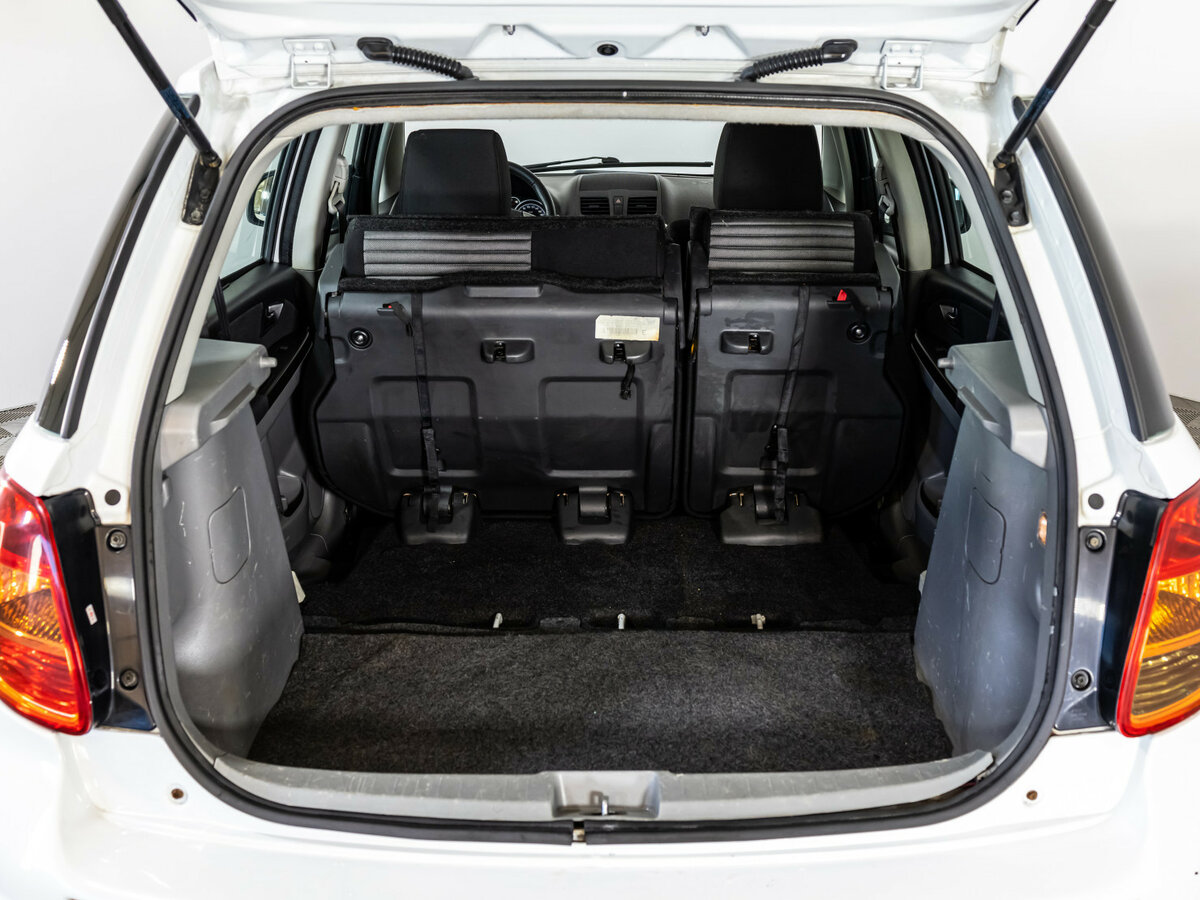 Suzuki SX4 с пробегом — 2011 год. Фото: #14