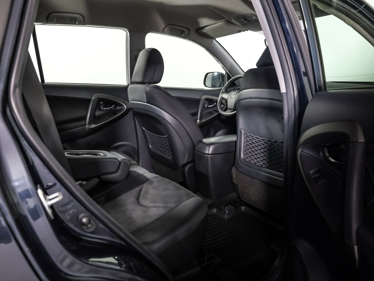 Toyota RAV4 с пробегом — 2012 год. Фото: #9