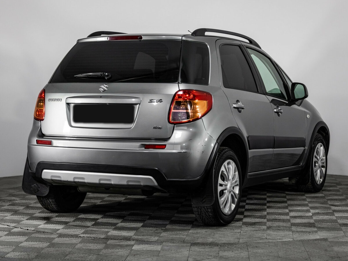 Suzuki SX4 с пробегом — 2010 год. Фото: #4