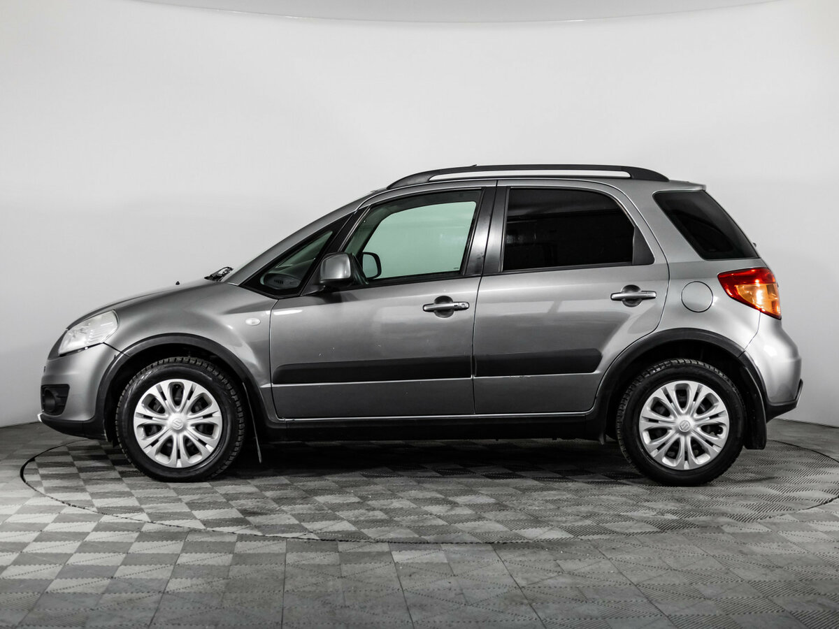 Suzuki SX4 с пробегом — 2010 год. Фото: #7