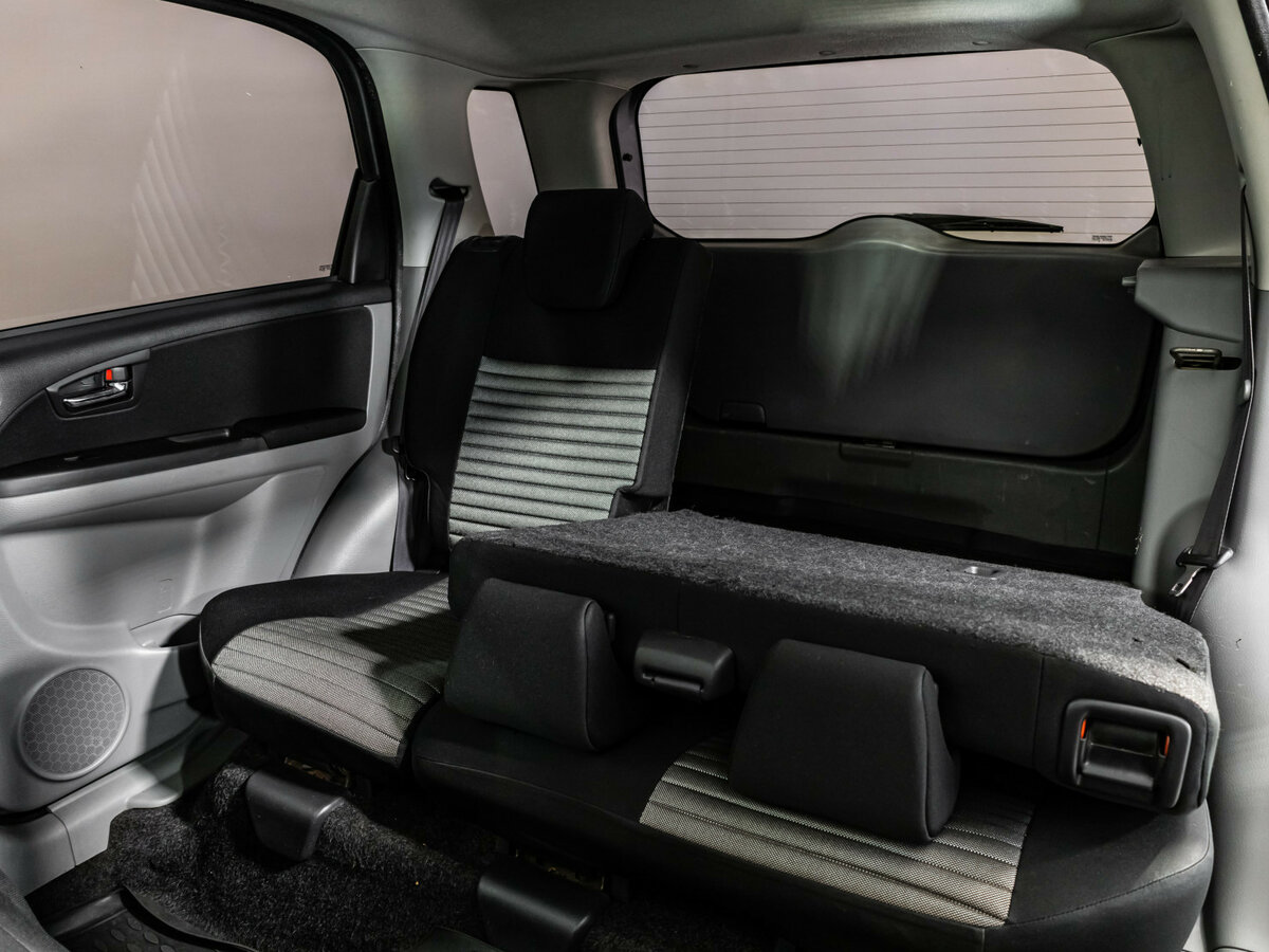 Suzuki SX4 с пробегом — 2010 год. Фото: #16