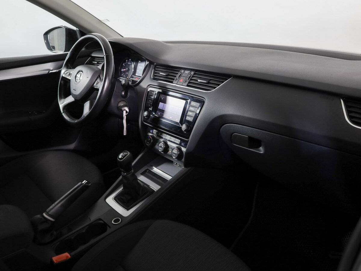 Skoda Octavia с пробегом — 2013 год. Фото: #10