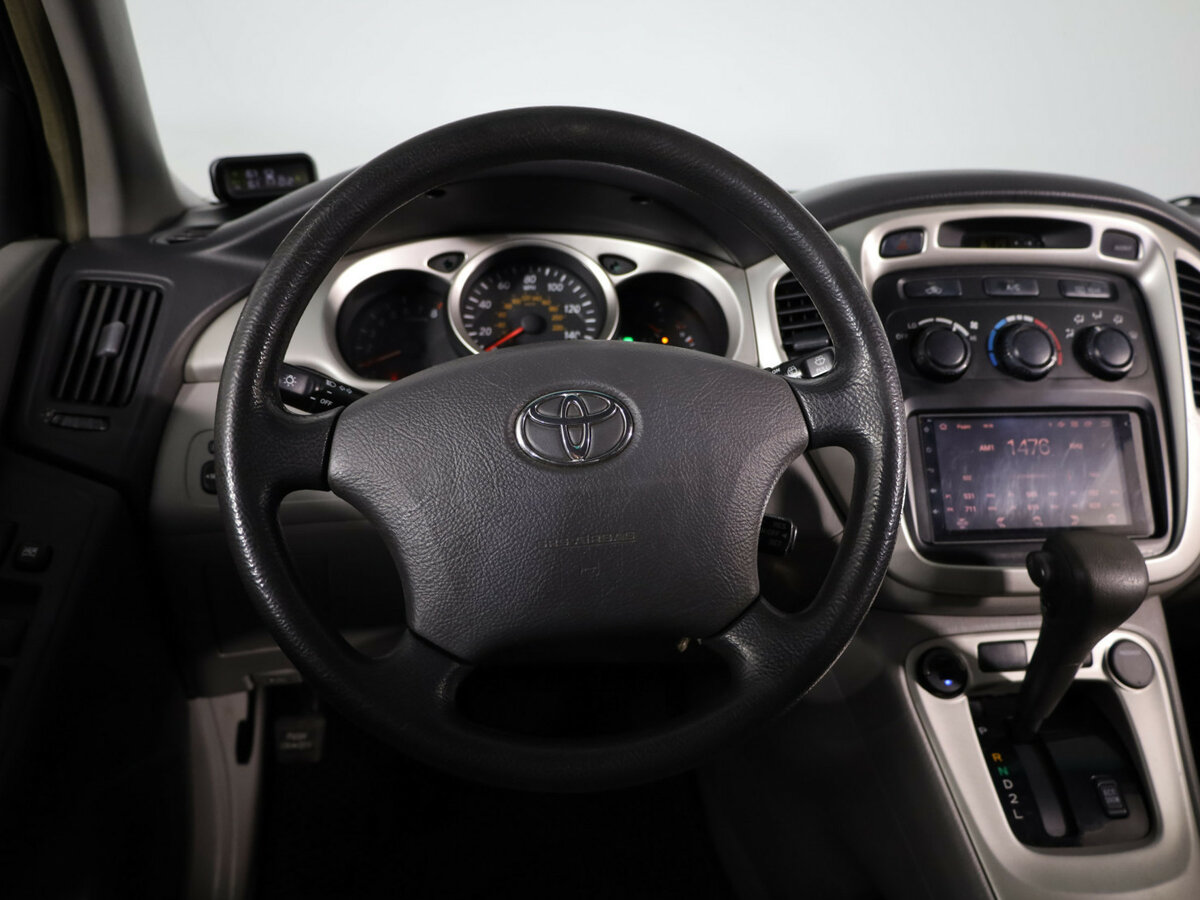 Toyota Highlander с пробегом — 2003 год. Фото: #9