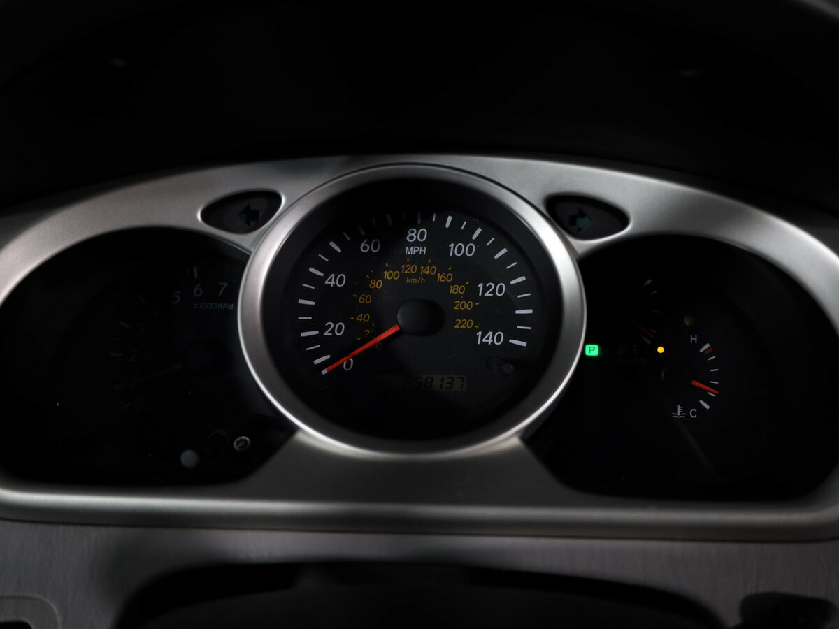 Toyota Highlander с пробегом — 2003 год. Фото: #14