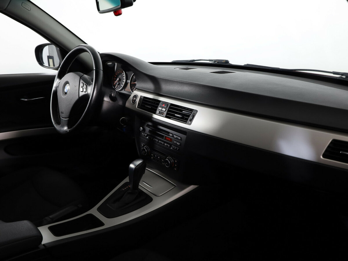 BMW 3 серии с пробегом — 2011 год. Фото: #7