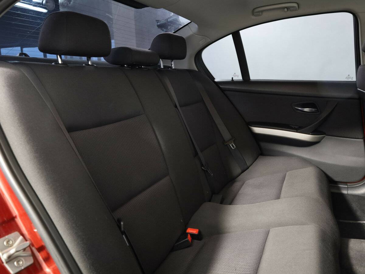 BMW 3 серии с пробегом — 2011 год. Фото: #9