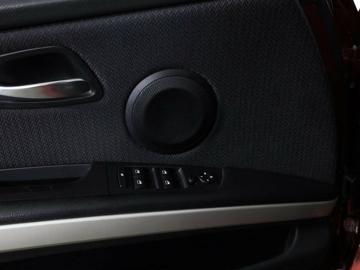 BMW 3 серии с пробегом — 2011 год. Фото: #14