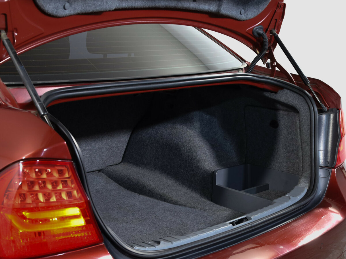 BMW 3 серии с пробегом — 2011 год. Фото: #15