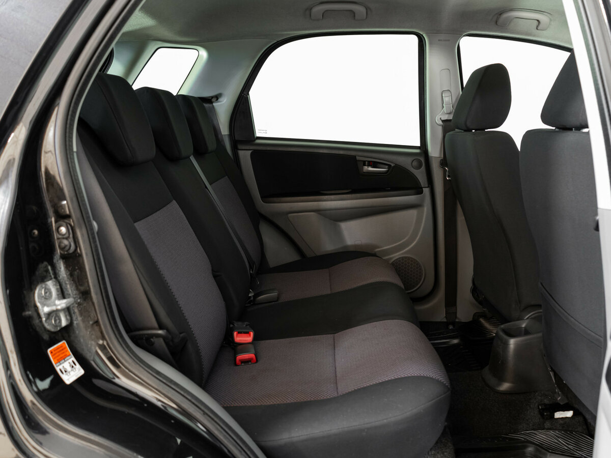 Suzuki SX4 с пробегом — 2007 год. Фото: #10