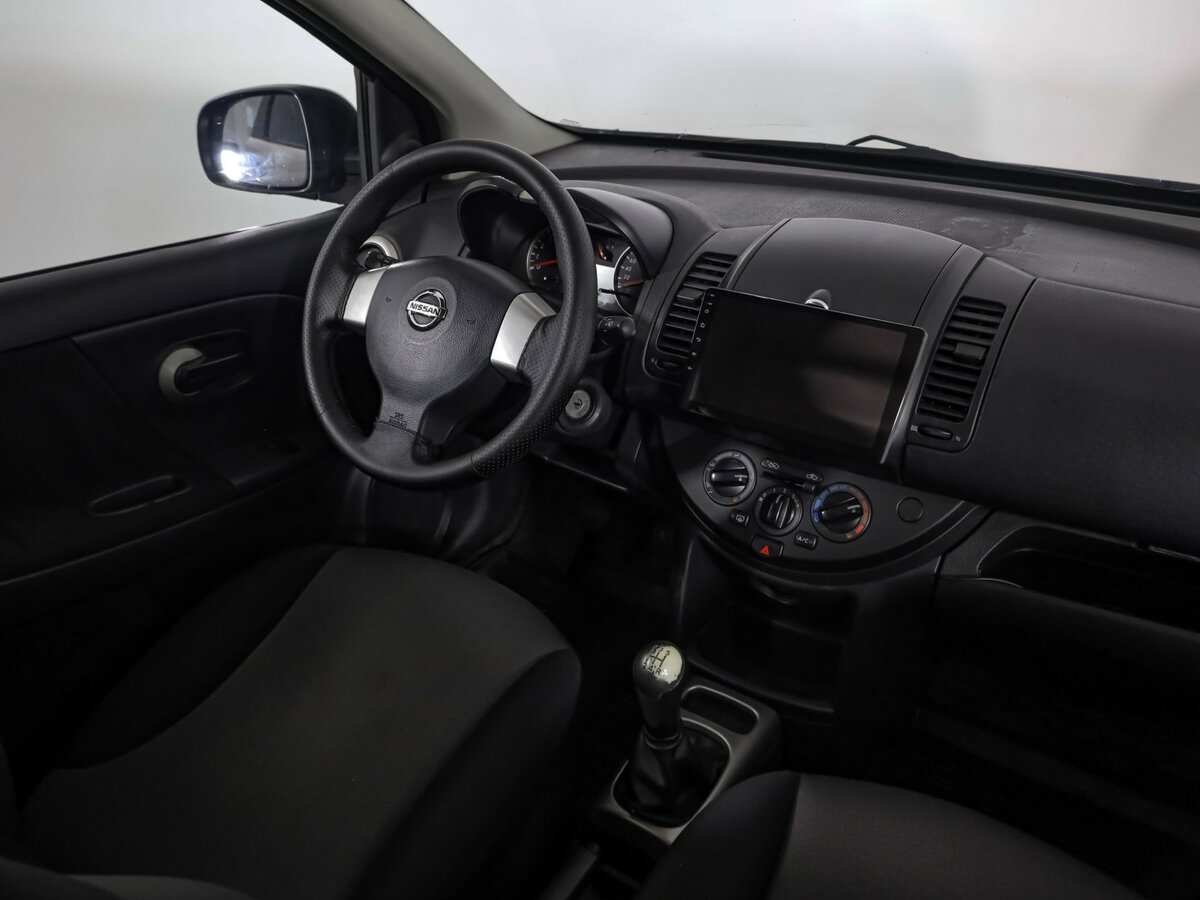 Nissan Note с пробегом — 2010 год. Фото: #6