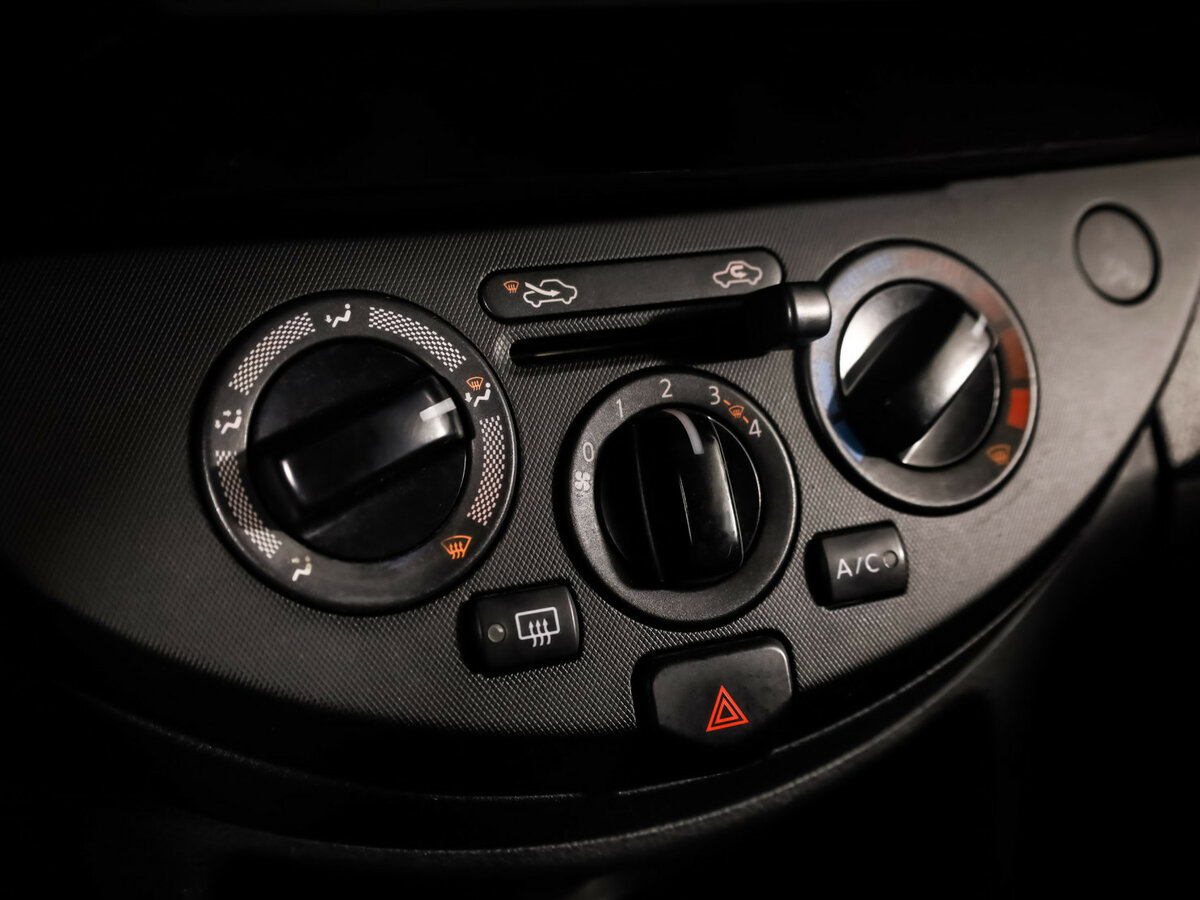 Nissan Note с пробегом — 2010 год. Фото: #15