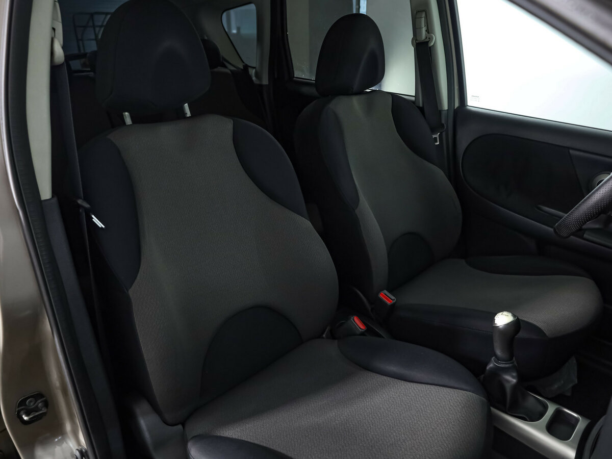 Nissan Note с пробегом — 2010 год. Фото: #17