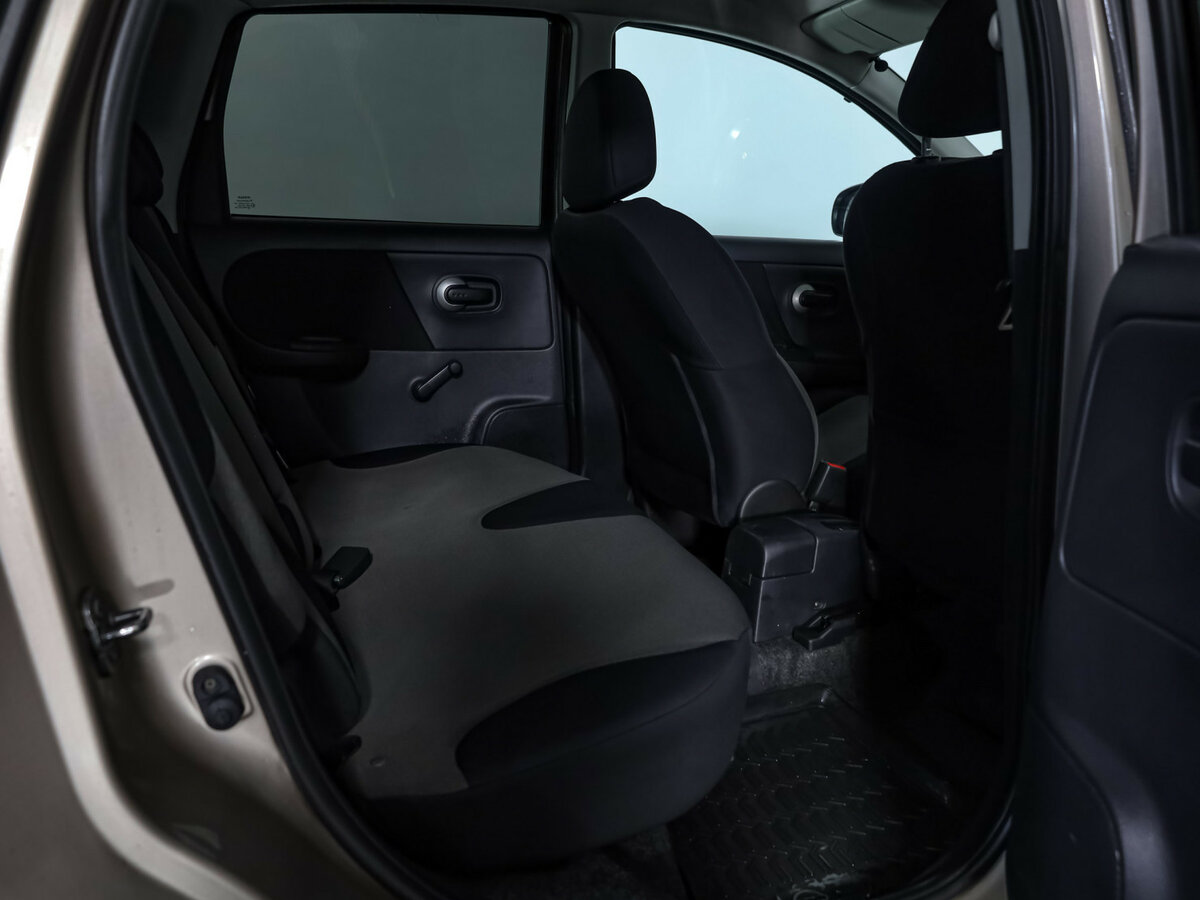 Nissan Note с пробегом — 2010 год. Фото: #20