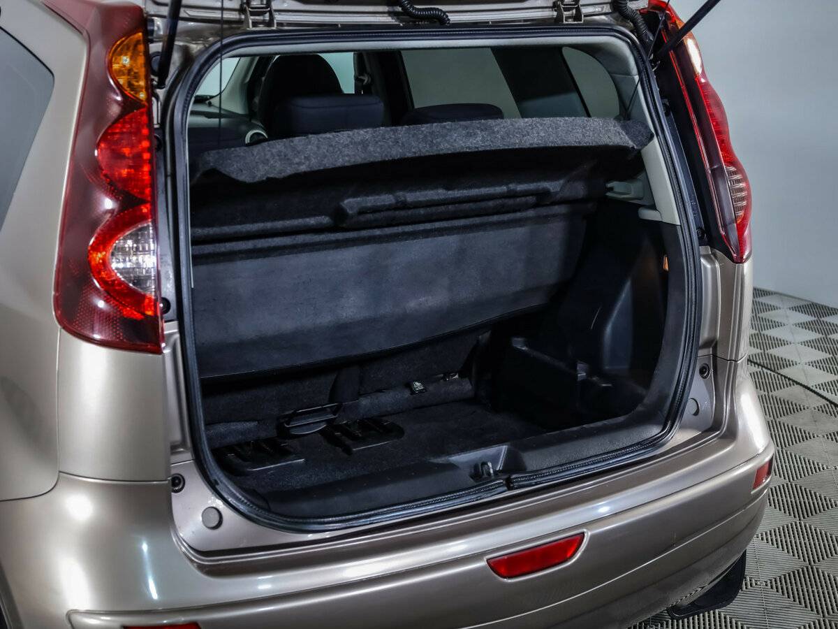 Nissan Note с пробегом — 2010 год. Фото: #21